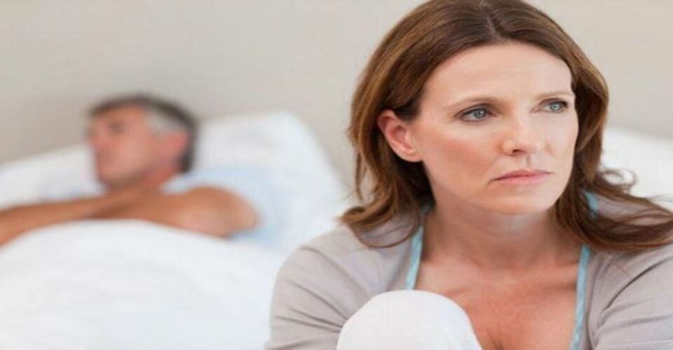 Les femmes se remettent-elles plus en question que les hommes ?