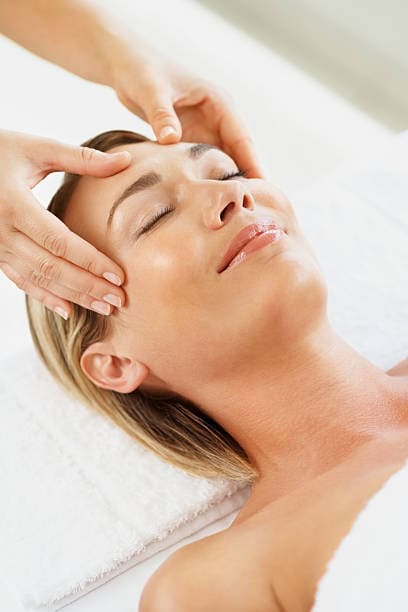 Le remodelage du visage pour la confiance en soi